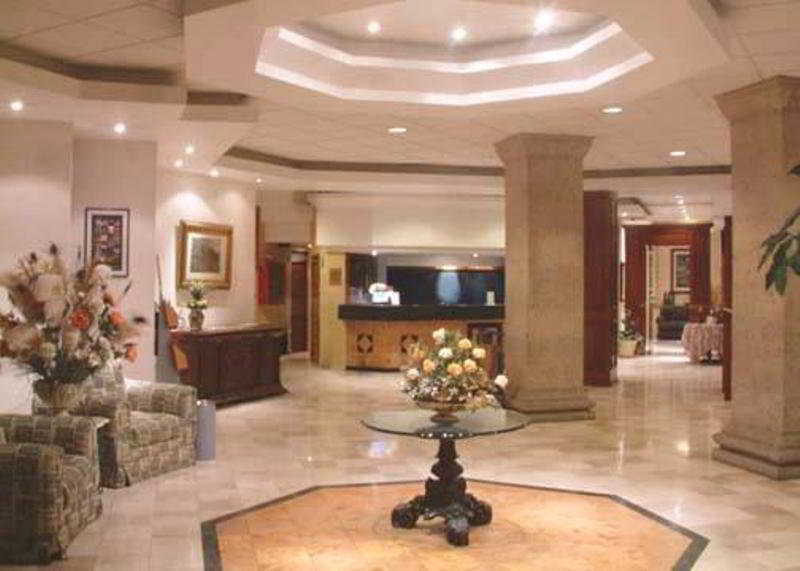 Hotel Quality Inn Aguascalientes Beltér fotó
